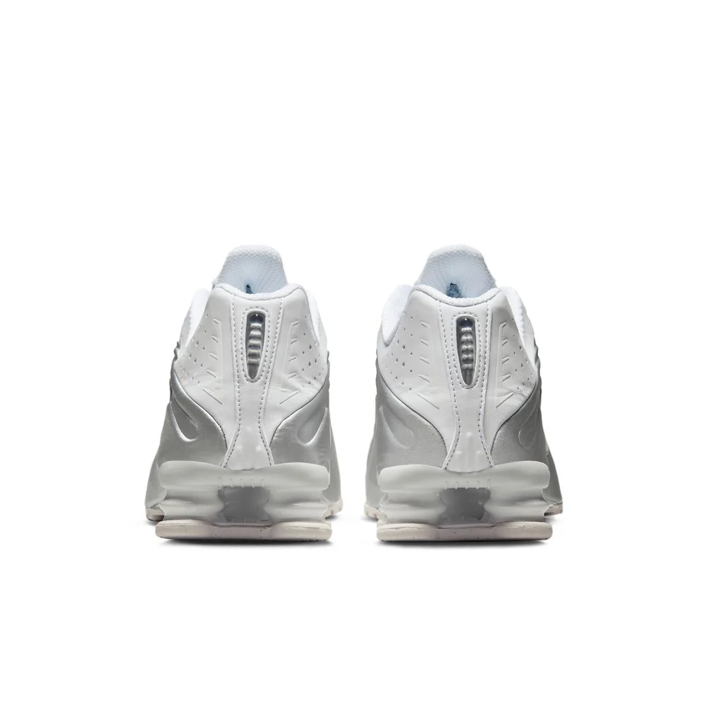 NIKE Shox R4 Mens Sneakers - Image 10