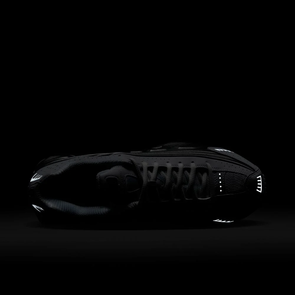 NIKE Shox R4 Mens Sneakers - Image 15