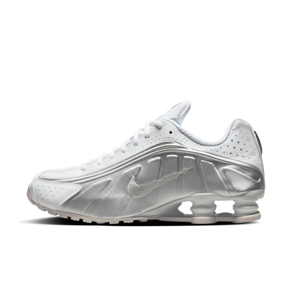 NIKE Shox R4 Mens Sneakers - Image 5