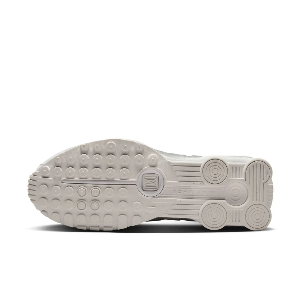 NIKE Shox R4 Mens Sneakers - Image 8